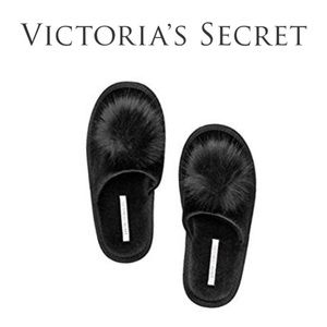 Victoria’s Secret Black Pom Pom Slippers NWT